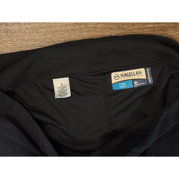 Magellan Womens Skort Black M 3 Zip Pockets Water Repellant Outdoors Fish Gear - Picture 6 of 7